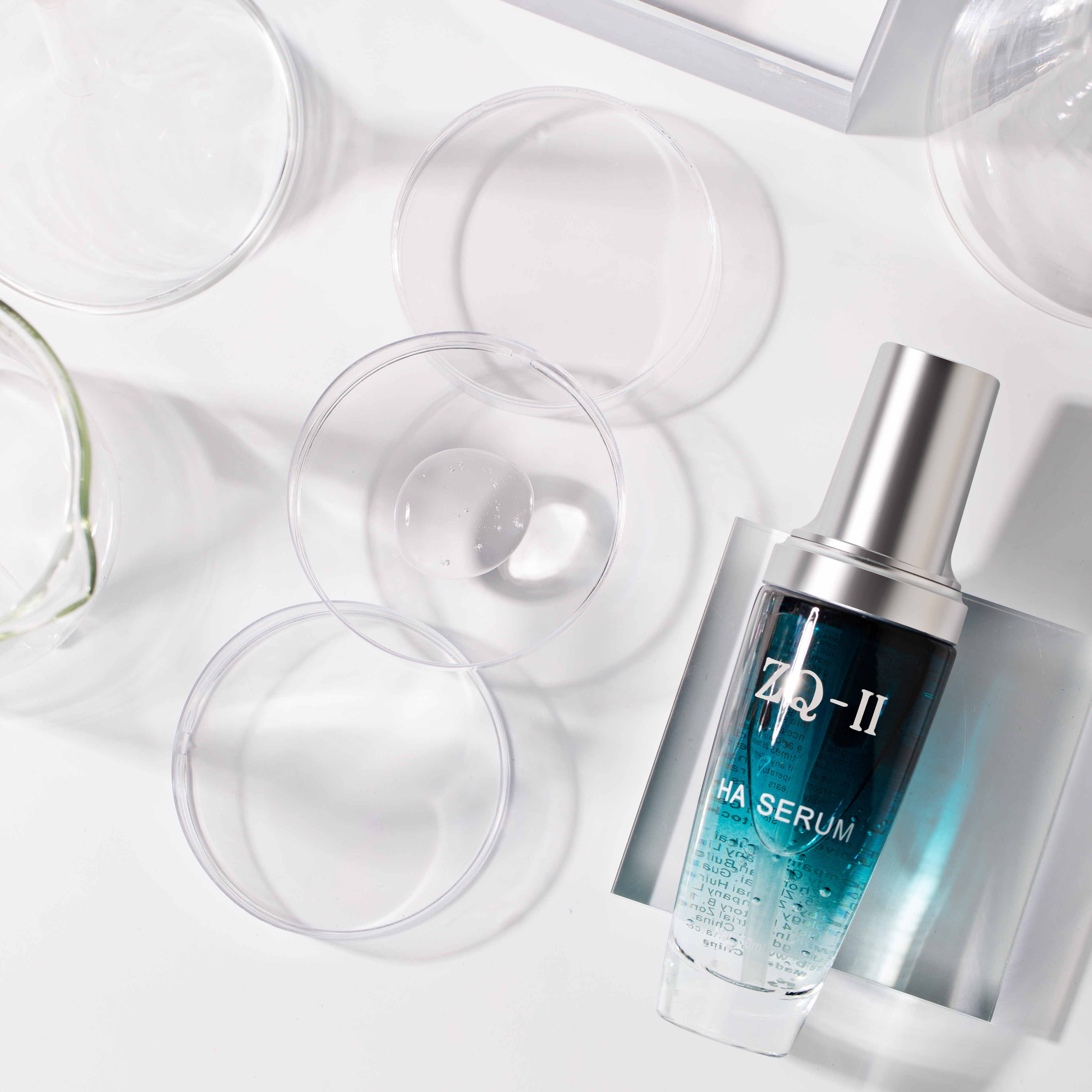 Que ne pas mélanger avec l'acide hyaluronique: un guide des combinaisons de soins de la peau sûrs