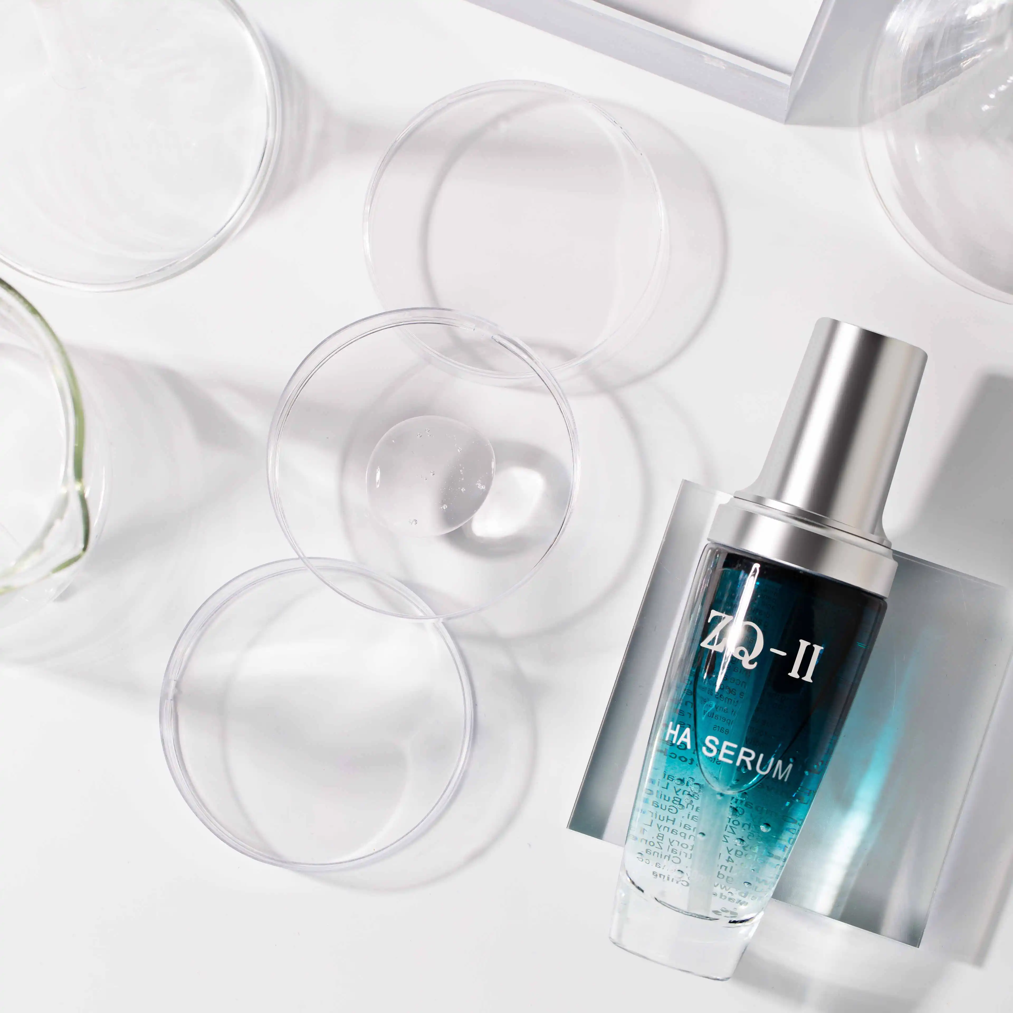 Que ne pas mélanger avec l'acide hyaluronique: un guide des combinaisons de soins de la peau sûrs